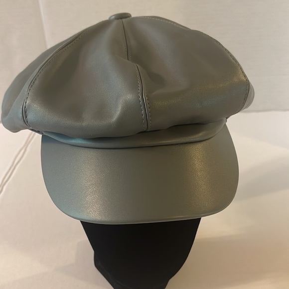 BEAULEDO Grey leather cap - Picture 4 of 4